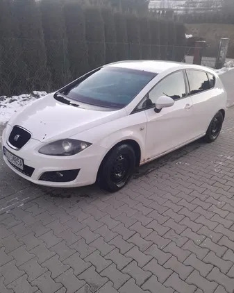 samochody osobowe Seat Leon cena 8800 przebieg: 303000, rok produkcji 2009 z Lębork